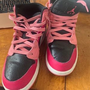 air jordan pink fuschia  size 6